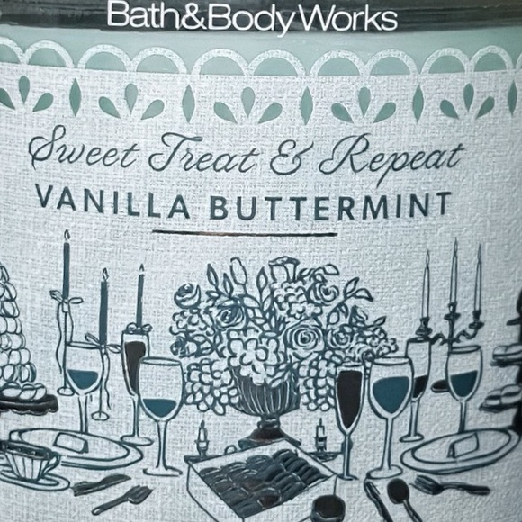 NWT Bath & Body Works 3-Wick Candle, vanilla buttermint - Picture 2 of 2